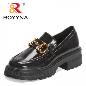ROYYNA 2023 New Designers Black Metal Decration Platform Loafers Women Round Toe Chunky Heel Vintage Shoes Ladies Slip on Pumps