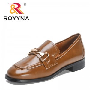 ROYYNA 2023 New Designers Loafer Women Patent Leather Round Toe Sewing Slip On Ladies Chunky Heel Shoes Metal Chain Feminimo