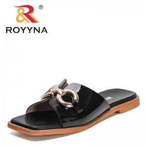 ROYYNA 2022 New Designers Slippers Flats Sandals Women Luxury Brand Fashion Mental Decration Square-Toe Woman Beach Shoes Comfy